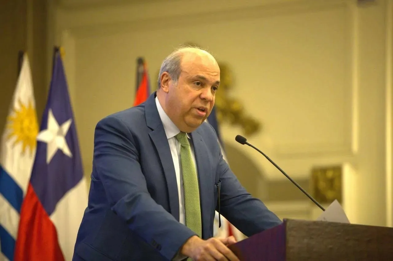 وزير الطيران: اتخذنا خطوة استراتيجية للحفاظ على الأجواء المصرية مفتوحة بينما أغلقت دول مجاورة مجالاتها الجوية. وزير الطيران: اتخذنا خطوة استراتيجية للحفاظ على الأجواء المصرية مفتوحة بينما أغلقت دول مجاورة مجالاتها الجوية.