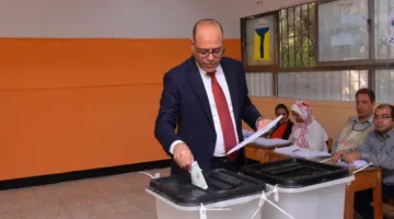 وزير العمل يشارك في التصويت ويحث الملايين من العمال على الانخراط في “الحق الانتخابي”
