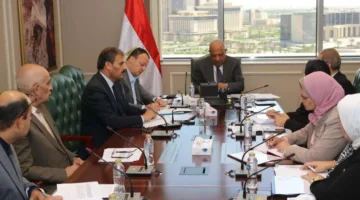 وزير الكهرباء يراقب خطوات فصل شركة الكهرباء المصرية عن القابضة وحل المشكلات المالية.