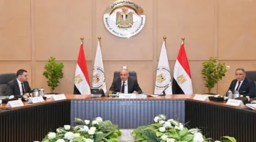 وزير الموارد المائية يشرف على اجتماع اللجنة العليا لترخيص الشواطئ.