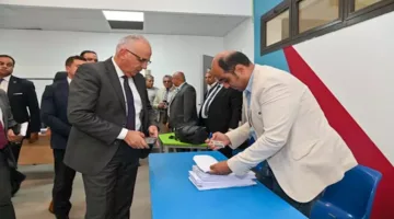 وزير الموارد المائية يُمارس حقه الانتخابي في انتخابات مجلس الشيوخ ويشدد على أهميته كواجب وطني.
