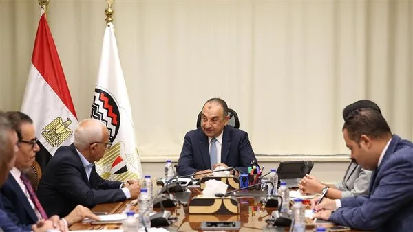 وزير قطاع الأعمال: عمال مصر يشكلون أساساً مهماً في جهود البناء والتطوير