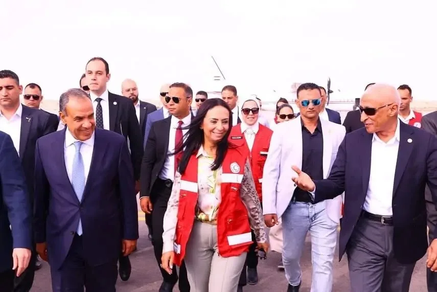 وزيرة التضامن تصل إلى العريش برفقة وزير الخارجية ورئيس الوزراء الفلسطيني وزيرة التضامن تصل إلى العريش برفقة وزير الخارجية ورئيس الوزراء الفلسطيني