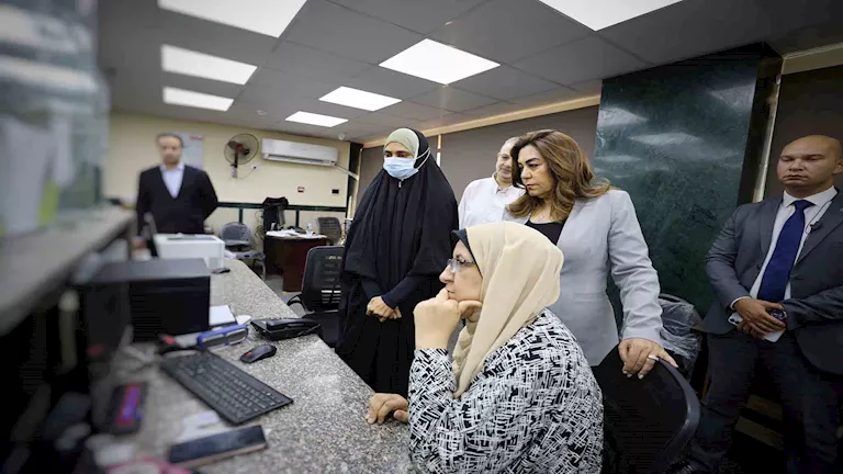 وزيرة التنمية المحلية تقوم بزيارة غير متوقعة إلى حي الموسكي