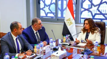 وزيرة التنمية المحلية تناقش مع شركة أزري العالمية تعزيز الخدمات للمواطنين