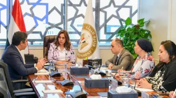 وزيرة التنمية تستعرض طرق الاستفادة من النفايات اليومية في بعض المجمعات السكنية الجديدة