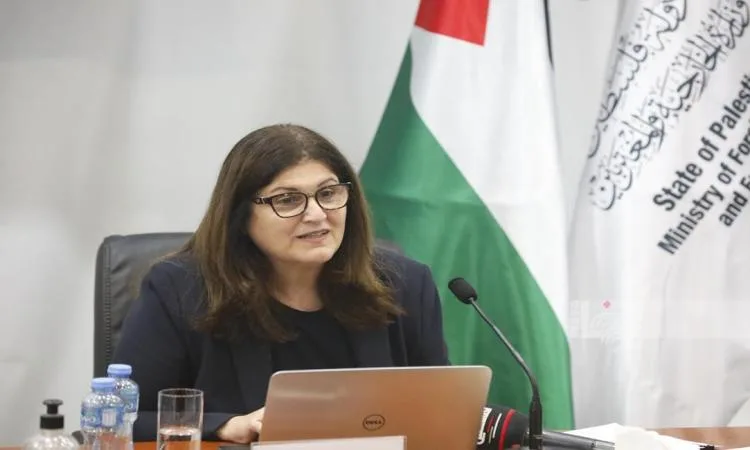 وزيرة الخارجية الفلسطينية: نرفض الخطط التي تدعو لتهجير شعبنا. وزيرة الخارجية الفلسطينية: نرفض الخطط التي تدعو لتهجير شعبنا.