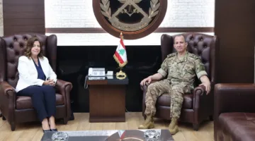 وزيرة الرياضة تلتقي قائد الجيش: درع الوحدة الوطنية