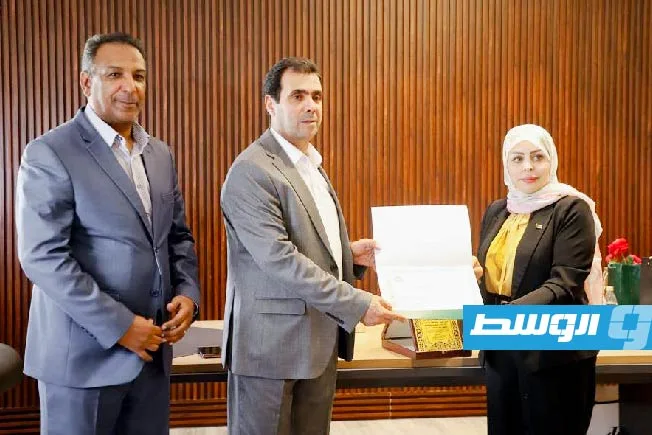 وزيرة الشؤون النسائية في حكومة حماد تلتقي بجامعة عمر المختار وزيرة الشؤون النسائية في حكومة حماد تلتقي بجامعة عمر المختار
