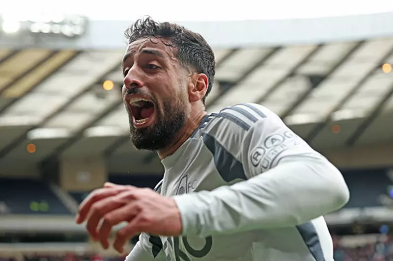 “وظيفتا حارس مرمى ومدافع”.. المدرب السابق للمنتخب الفلسطيني الأولمبي يستعرض ميزات الدباغ. “وظيفتا حارس مرمى ومدافع”.. المدرب السابق للمنتخب الفلسطيني الأولمبي يستعرض ميزات الدباغ.