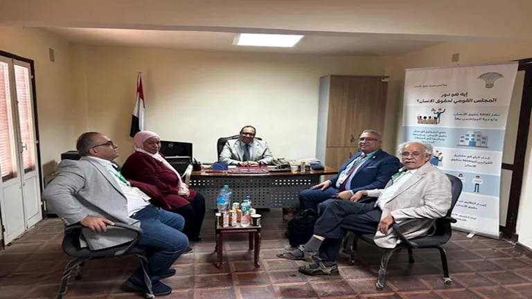 وفد من المنظمة العربية لحقوق الإنسان يزور مراكز الانتخابات في السويس وفد من المنظمة العربية لحقوق الإنسان يزور مراكز الانتخابات في السويس