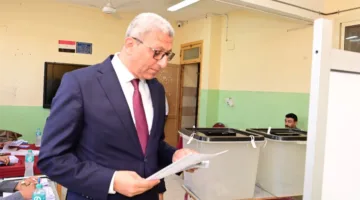 وكيل أول مجلس النواب يشارك في التصويت لانتخابات مجلس الشيوخ 2025