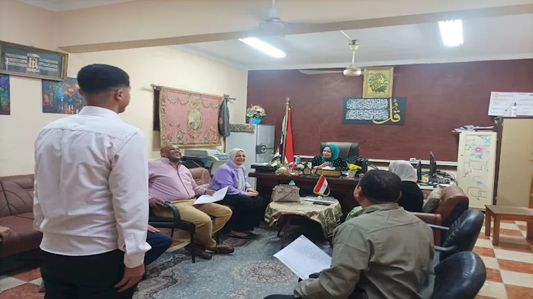 وكيلة التعليم في القاهرة تراقب امتحانات القبول في مدرسة أبو بكر الصديق الرياضية وكيلة التعليم في القاهرة تراقب امتحانات القبول في مدرسة أبو بكر الصديق الرياضية