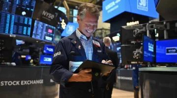 وول ستريت تحقق ارتفاعات أسبوعية بفضل توقعات تقليص سعر الفائدة