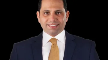 ياسر حسان: تأكدت من تنظيم انتخابات الشيوخ في مصر عند رؤية صور العروس والعريس وكبار السن أمام مراكز الاقتراع.