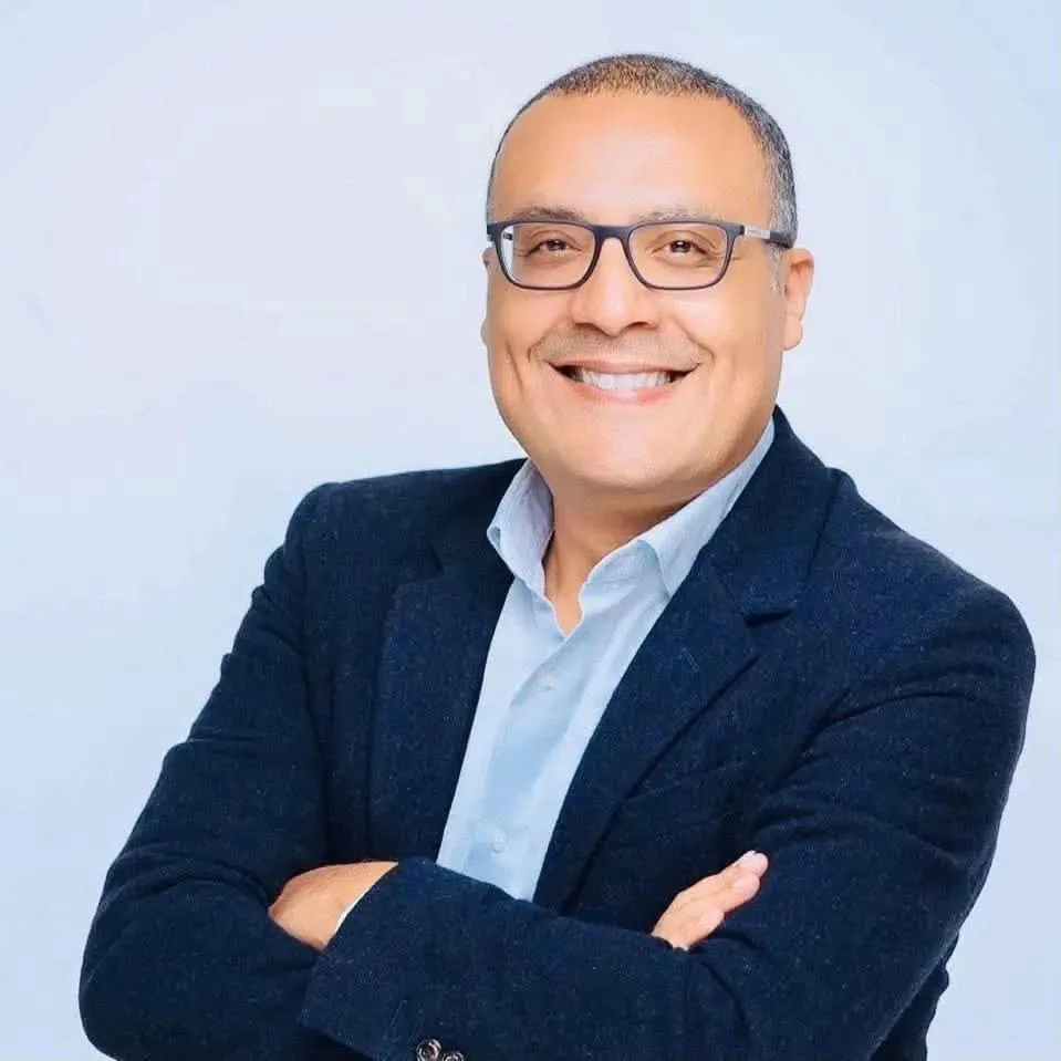 يسري الفخراني بعد رحيل تيمور تيمور: قرى الساحل أُقيمت بمليارات دون وجود وسائل للإنقاذ. يسري الفخراني بعد رحيل تيمور تيمور: قرى الساحل أُقيمت بمليارات دون وجود وسائل للإنقاذ.