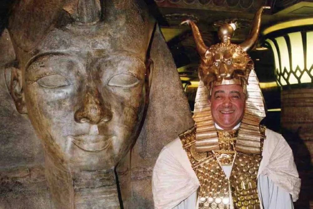 محمد الفايد: من عتال في ميناء الإسكندرية إلى أثرياء بريطانيا