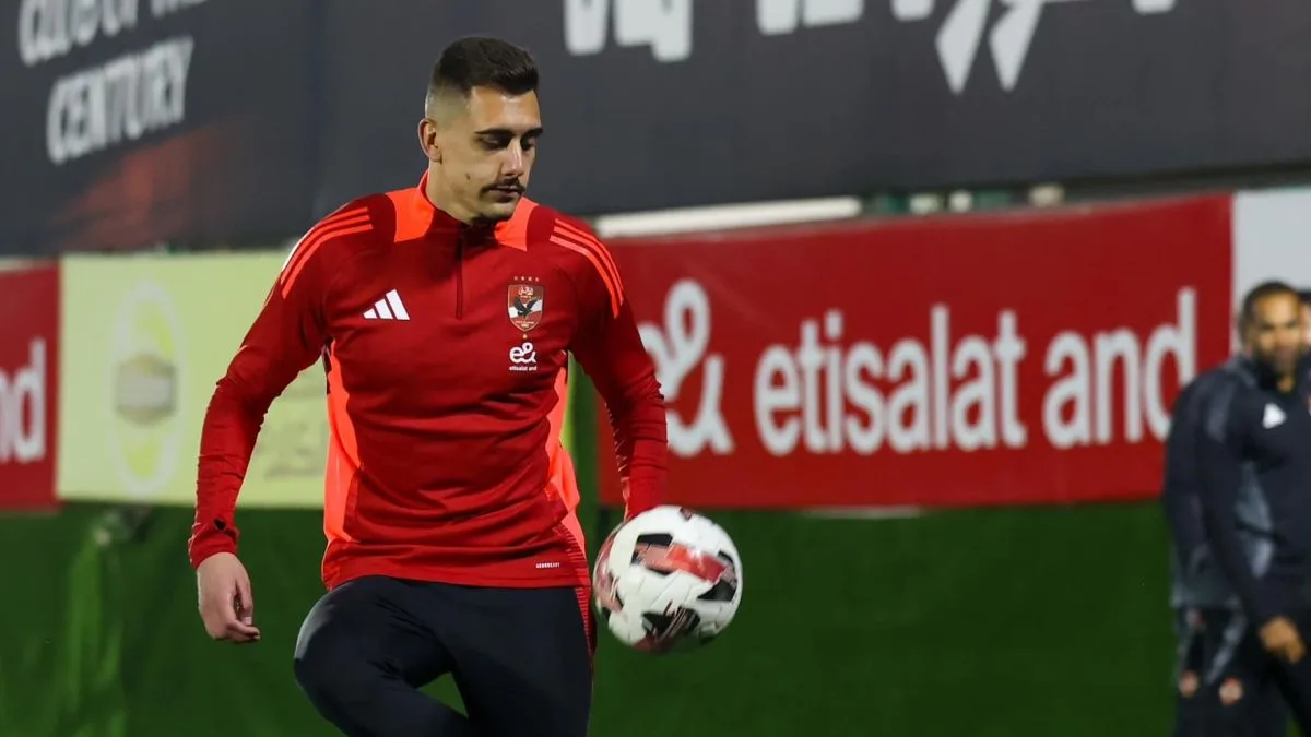 جراديشار يودع ريبيرو بعد فصله من تدريب الأهلي جراديشار يودع ريبيرو بعد فصله من تدريب الأهلي