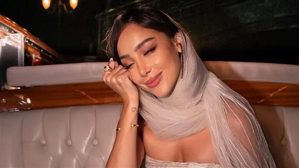 بسمة بوسيل تثير الجدل بإطلالة فريدة: حجاب مع فستان Revealing في حفل amfAR (صور) بسمة بوسيل تثير الجدل بإطلالة فريدة: حجاب مع فستان Revealing في حفل amfAR (صور)