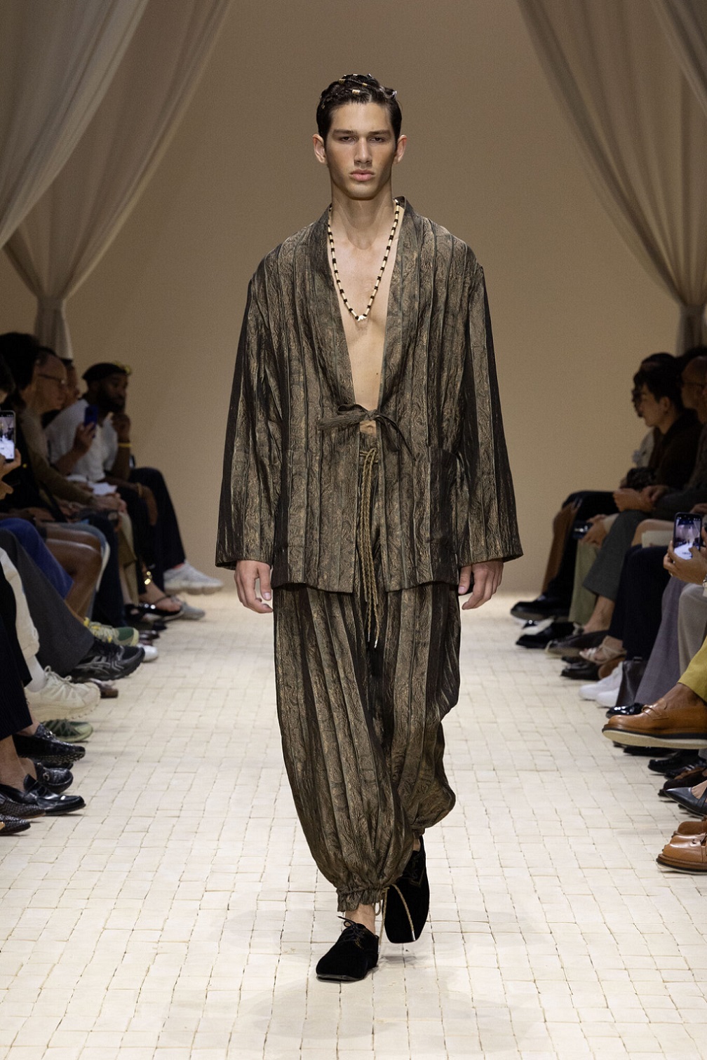 مجموعة Emporio Armani للشباب (إنستغرام)