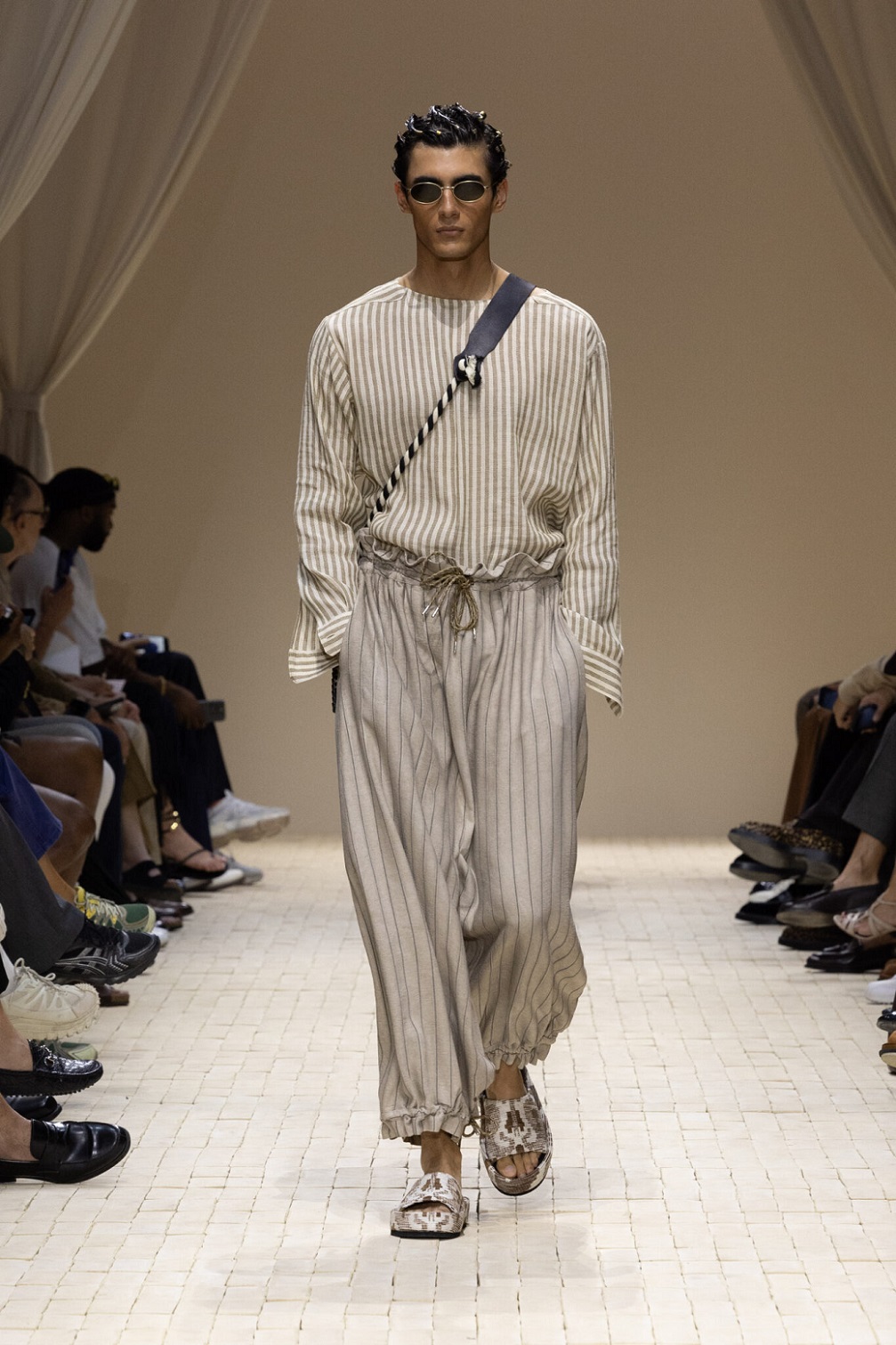 مجموعة Emporio Armani للشباب (إنستغرام)