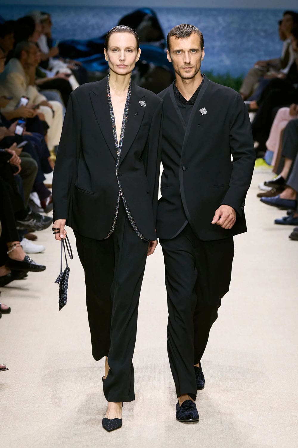 مجموعة الأزياء الرجاليّة Giorgio Armani لربيع وصيف 2026 (إنستغرام)