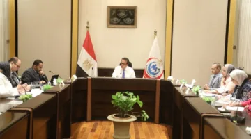 وزير الصحة يستعرض تطورات البرنامج الوطني لمكافحة الإيدز ويشدد على أهمية تعزيز الرعاية والتوعية