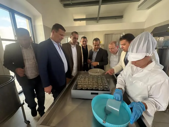 وزيرا الزراعة والشؤون البرلمانية يزوران نموذجاً تعاونياً إنتاجياً في جنوب إيطاليا وزيرا الزراعة والشؤون البرلمانية يزوران نموذجاً تعاونياً إنتاجياً في جنوب إيطاليا