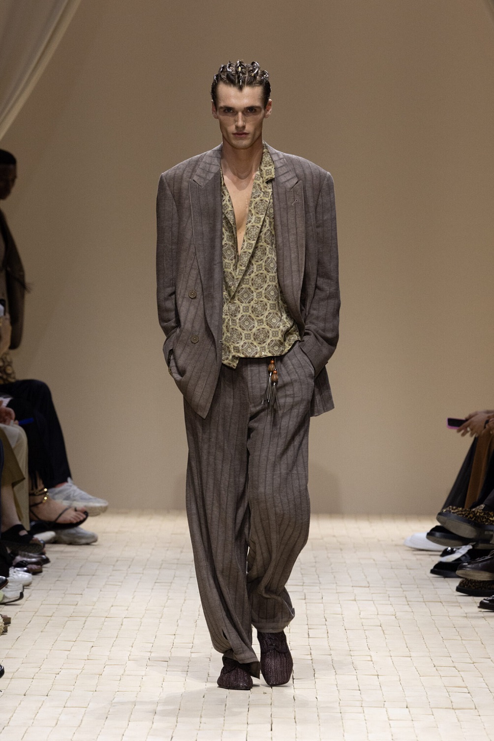 مجموعة Emporio Armani للشباب (إنستغرام)