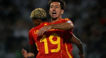 إسبانيا تحقق انتصاراً سهلاً في تصفيات كأس العالم، بينما تواجه تركيا صعوبات.