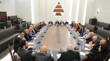 “الكتائب”: نرحب بجميع دعوات الحوار ولكن بعد تكريس السيطرة على السلاح للدولة اللبنانية.