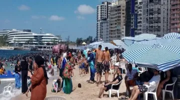 تجاوزوا التحذيرات الحمراء ونجاة 3 أشخاص من الغرق في الإسكندرية