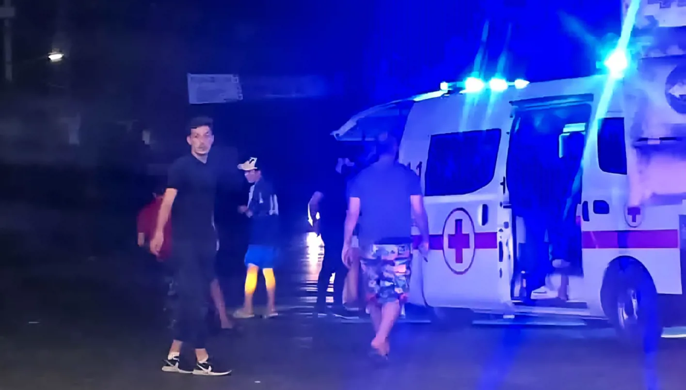 تصادم مروع شمال لبنان: إصابة شخصين إثر قيادة سيارة عكس الاتجاه واصطدامها بدراجة نارية! تصادم مروع شمال لبنان: إصابة شخصين إثر قيادة سيارة عكس الاتجاه واصطدامها بدراجة نارية!