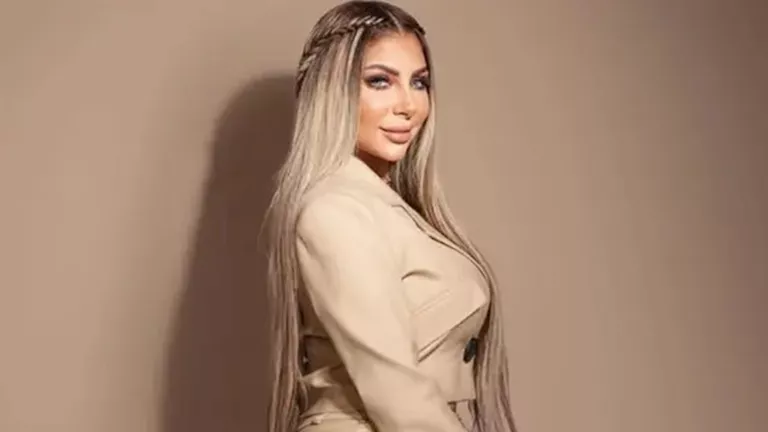 سارة خليفة تتحدث عن علاقتها بأحد مؤسسي العصابات: “قال لي إنه معجب بي” سارة خليفة تتحدث عن علاقتها بأحد مؤسسي العصابات: “قال لي إنه معجب بي”