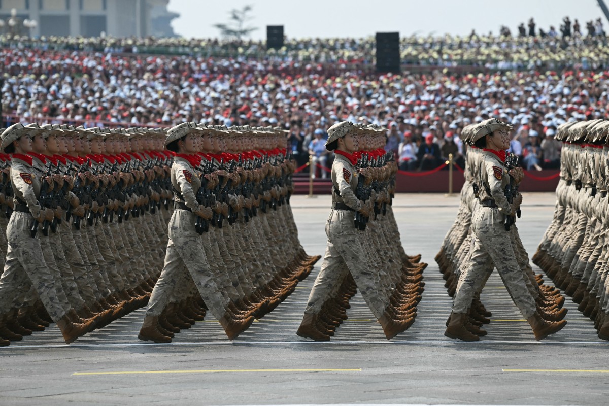 العرض العسكري في بكين (أ ف ب).