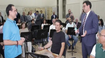صور.. وزير الثقافة يحضر بروفات النجم محمد ثروت للاحتفال بالمولد النبوي في الأوبرا