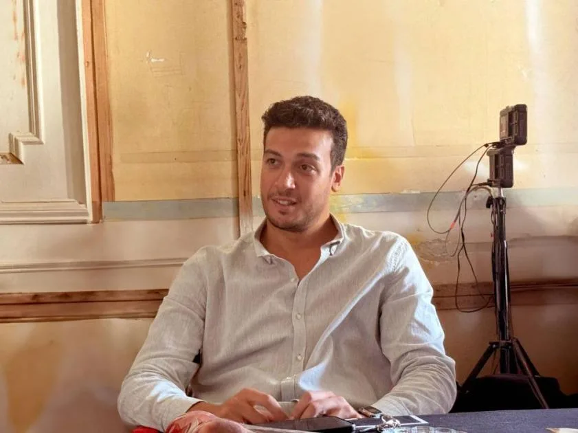 «عيد الرومانسية: أحمد عبد الوهاب وصبا مبارك في “ورد على فل وياسمين”»
