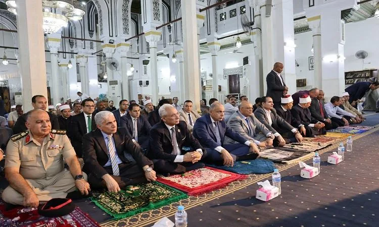 محافظ المنيا يحضر احتفال الأوقاف بمناسبة المولد النبوي الشريف من مسجد صلاح الدين