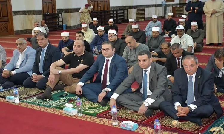 محافظ بورسعيد يشارك في احتفالات المولد النبوي الشريف بجامع العباسي