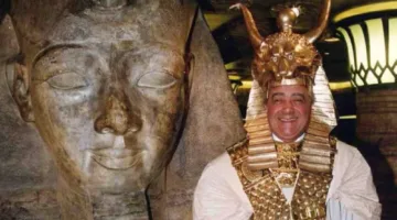 هارودز تستعد لإزالة تماثيل محمد الفايد ذات الطابع الفرعوني