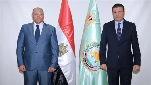 وزير الزراعة يناقش تعزيز التعاون الزراعي مع السفير المصري الجديد في الكويت وزير الزراعة يناقش تعزيز التعاون الزراعي مع السفير المصري الجديد في الكويت